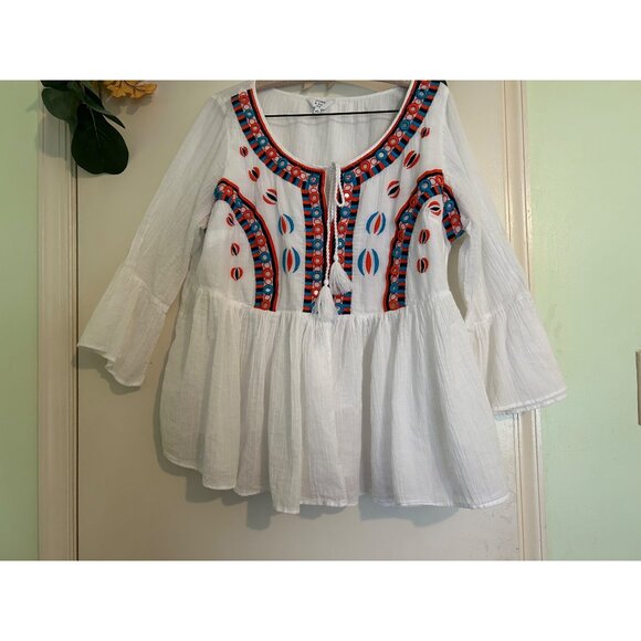 Crown & Ivy Curvy 1X Boho Peasant Top White Gauze Tunic Blouse Embroidered Tasse - Picture 1 of 11